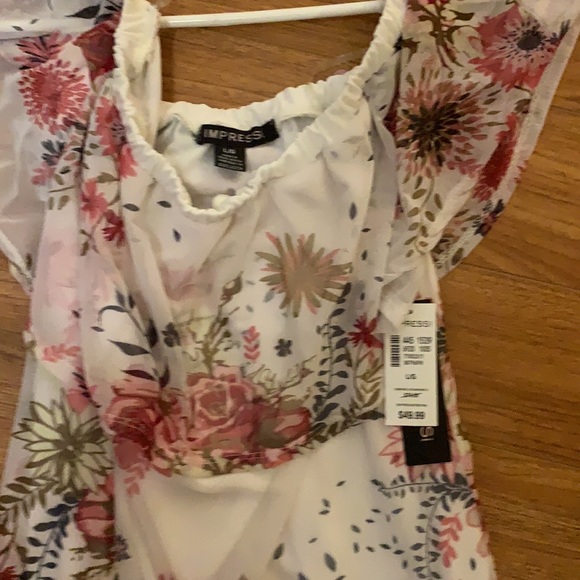 Ladies dress - Picture 2 of 3